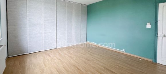 3 bedrooms House in Saint-Quentin, France No. 275701 13