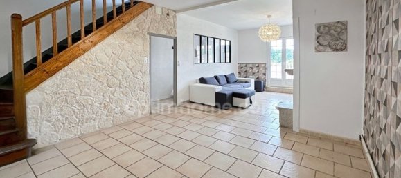 3 bedrooms House in Saint-Quentin, France No. 275701 4