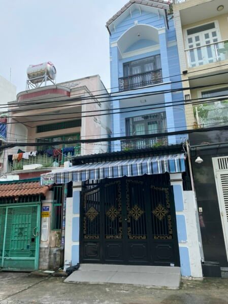 72m² House in District 7, Vietnam No. 7238