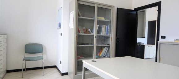 170m² Office in Lucca, Italy No. 177981 3