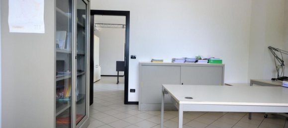 170m² Office in Lucca, Italy No. 177981 4