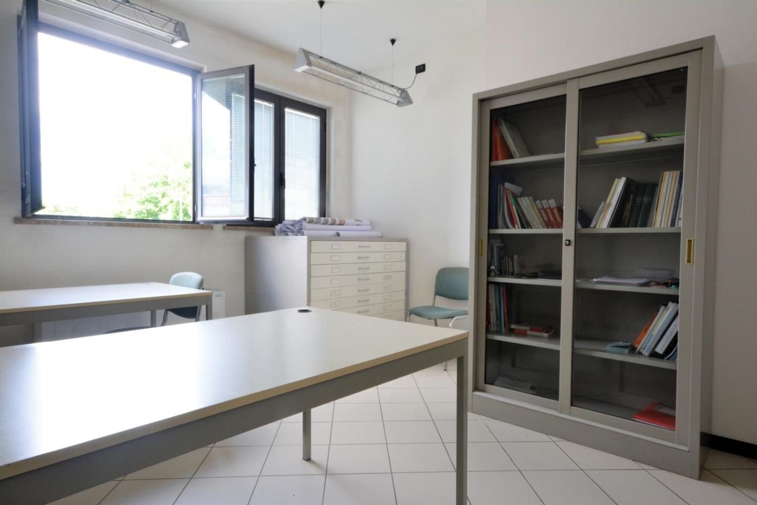 170m² Office in Lucca, Italy No. 177981