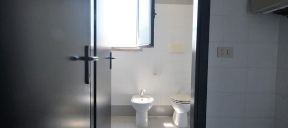 170m² Office in Lucca, Italy No. 177981 11