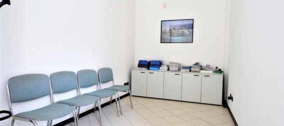 170m² Office in Lucca, Italy No. 177981 18