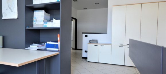 170m² Office in Lucca, Italy No. 177981 23