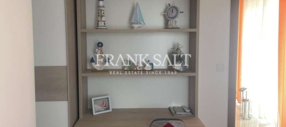 2 bedrooms Penthouse in Zabbar, Malta No. 8197 2