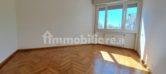 2 bedrooms Apartment in Udine, Italy No. 290758 4