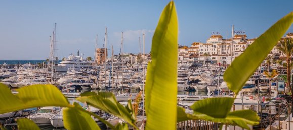 4 Schlafzimmer Doppelhaus in Marbella, Spain, Nr. 45935 16