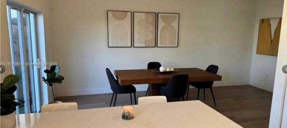 3 Schlafzimmer Doppelhaus in Miami, USA, Nr. 615852 3