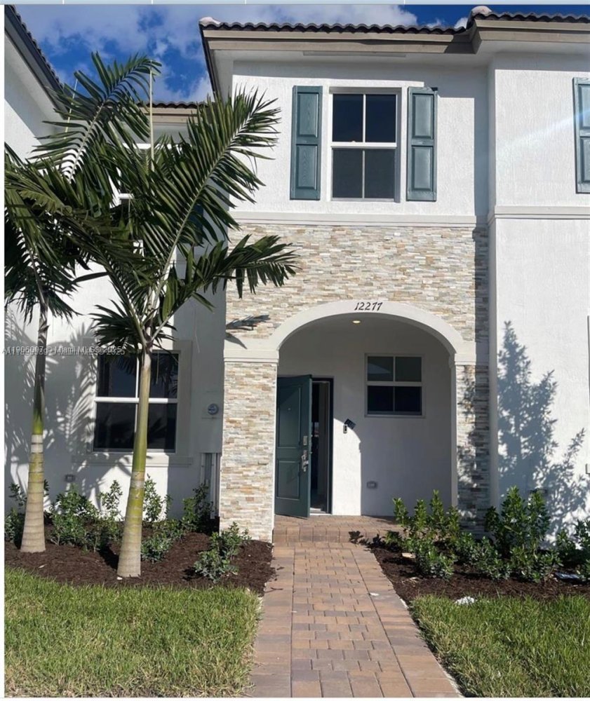 3 Schlafzimmer Doppelhaus in Miami, USA, Nr. 615852