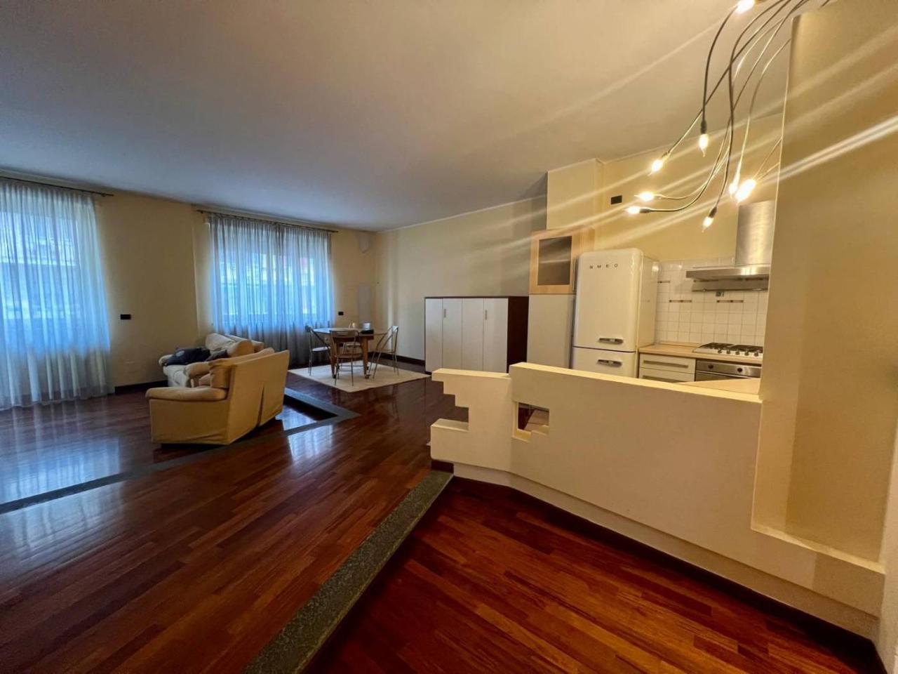 Квартира с 3 комнатами в Турин, Италия № 32360