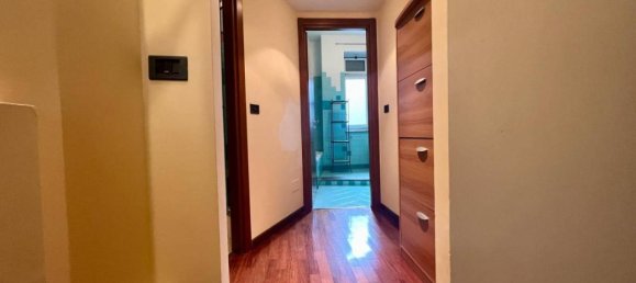 Квартира с 3 комнатами в Турин, Италия № 32360 13