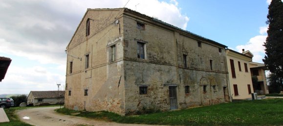 4 bedrooms House in Morrovalle, Italy No. 351496 6