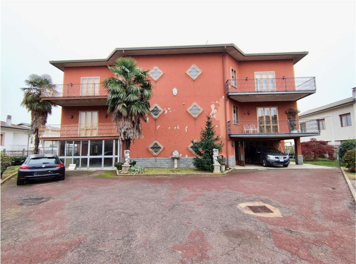 5 rooms Villa in Solaro, Italy No. 130704