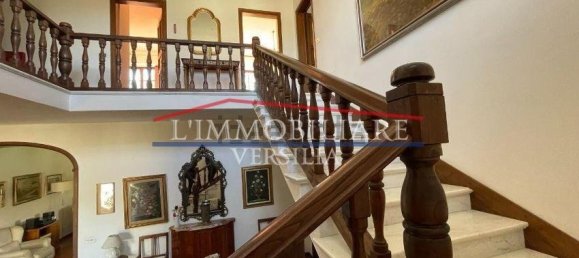 6 bedrooms Villa in Carrara, Italy No. 215086 11