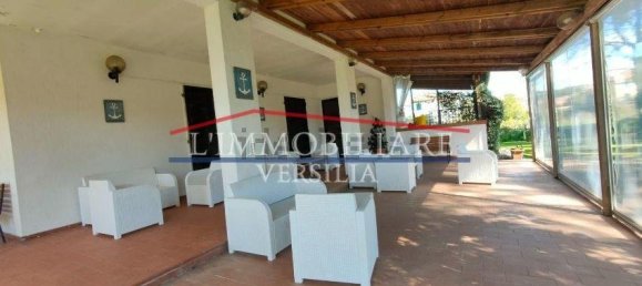 6 bedrooms Villa in Carrara, Italy No. 215086 4