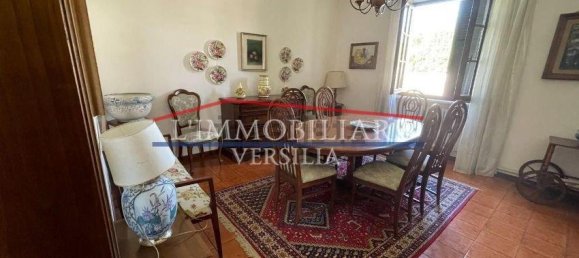 6 bedrooms Villa in Carrara, Italy No. 215086 9