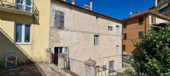 7 rooms Apartment in Monte Urano, Italy No. 93274 8