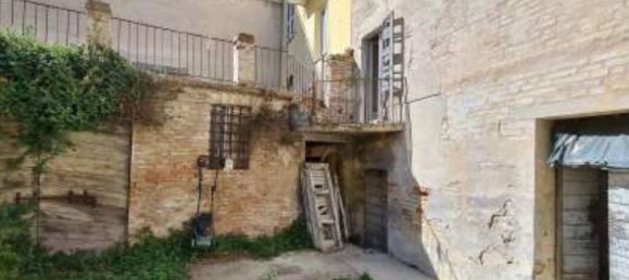 7 rooms Apartment in Monte Urano, Italy No. 93274 9