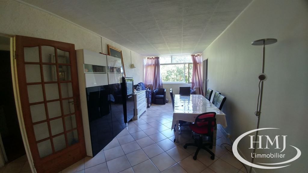 Apartamento de 3 dormitorios en Evry, France No. 182638