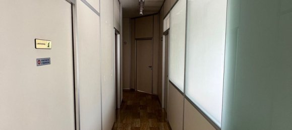 Gewerbliche Immobilie in Trento, Italy 140m², Nr. 331547 5