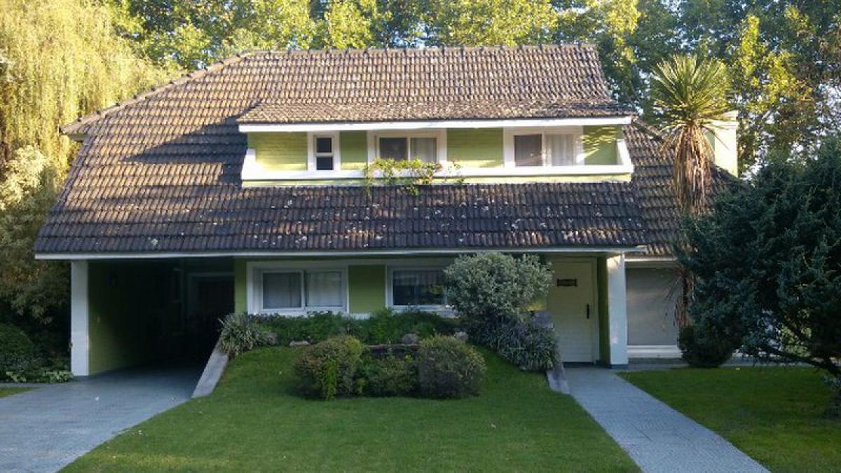 3 bedrooms House in Presidente Peron, Argentina No. 95497