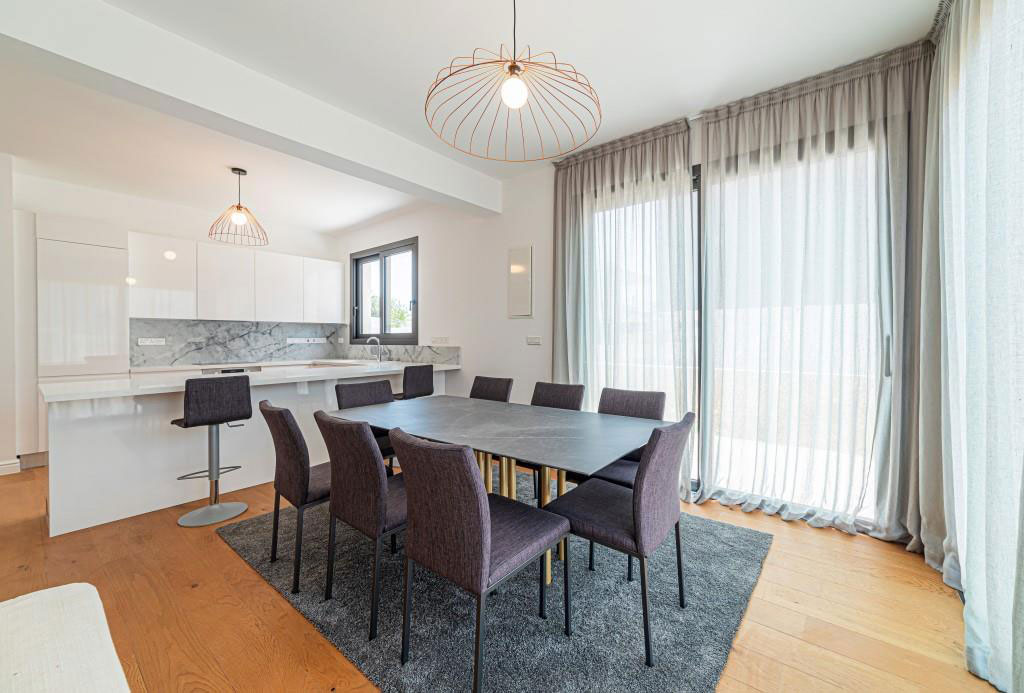 Пентхаус с 3 спальнями в Агиос Тихонас, Кипр № 3227