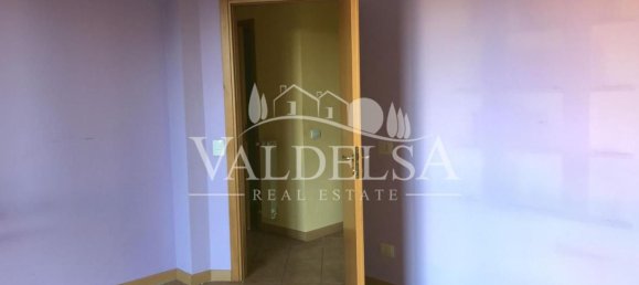 3 rooms Apartment in Poggibonsi, Italy No. 48990 11