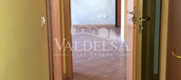 3 rooms Apartment in Poggibonsi, Italy No. 48990 22