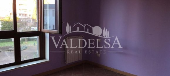 3 rooms Apartment in Poggibonsi, Italy No. 48990 10