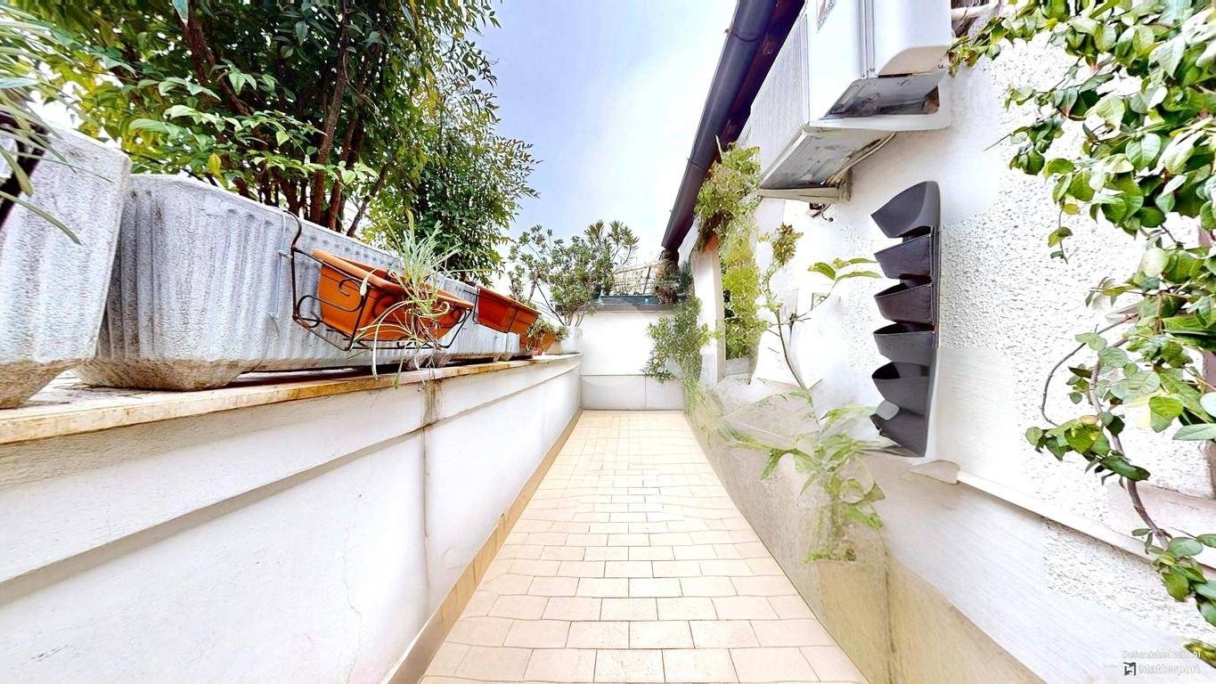 Квартира с 1 спальней в Милан, Италия № 243604