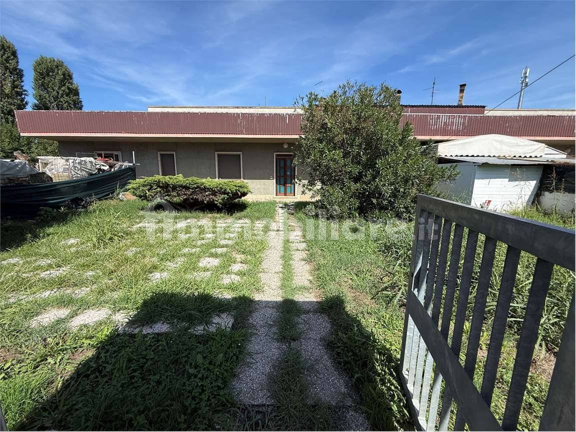 5-Zimmer Villa in Roverchiara, Italy, Nr. 370379