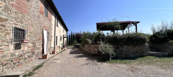 Квартира с 10 спальнями в Террануова Браччолини, Италия № 264811 2