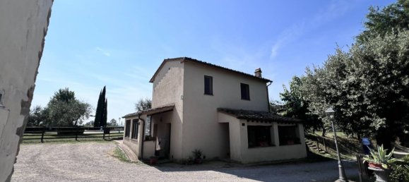 Квартира с 10 спальнями в Террануова Браччолини, Италия № 264811 9