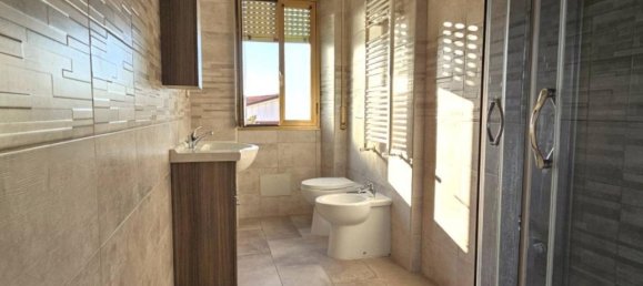 3 rooms Apartment in Fonte Nuova, Italy No. 34735 5