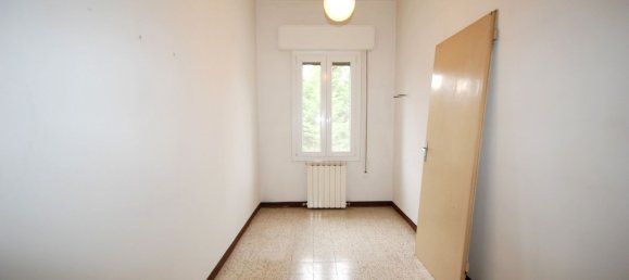 7 rooms House in Ferrara, Italy No. 182135 4