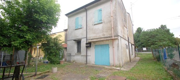 7 rooms House in Ferrara, Italy No. 182135 9