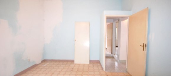 7 rooms House in Ferrara, Italy No. 182135 6