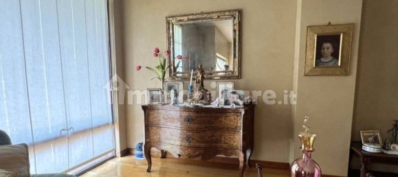 9 rooms Apartment in Parma, Italy No. 3591 17