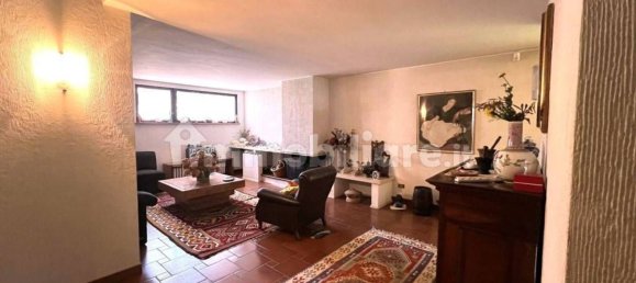 9 rooms Apartment in Parma, Italy No. 3591 20