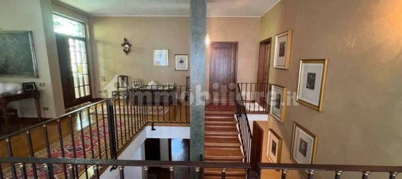 9 rooms Apartment in Parma, Italy No. 3591 15