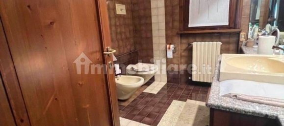 9 rooms Apartment in Parma, Italy No. 3591 26