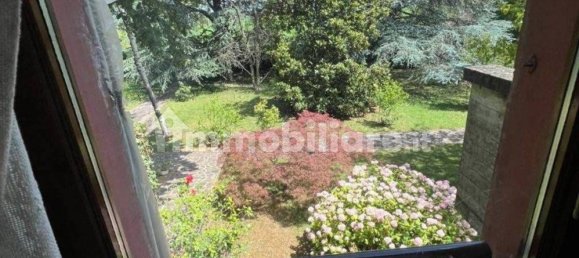 9 rooms Apartment in Parma, Italy No. 3591 30