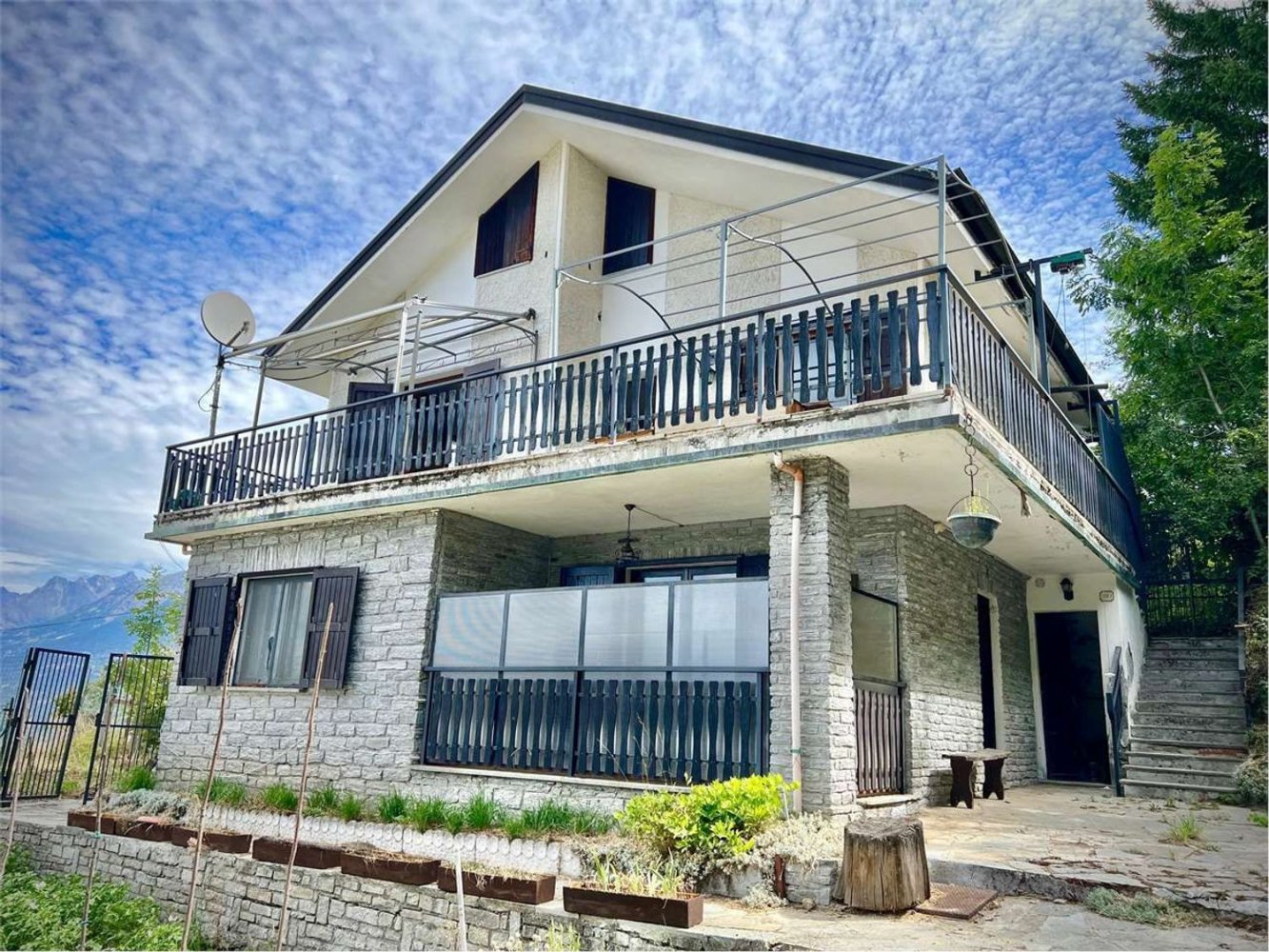 Casa de 5 habitaciónes en Charvensod, Italy No. 306691