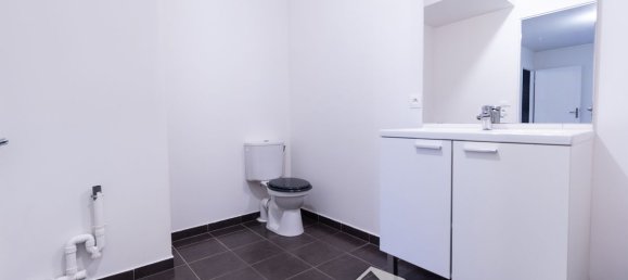 1 bedroom Apartment in Jouy-le-Moutier, France No. 144578 15