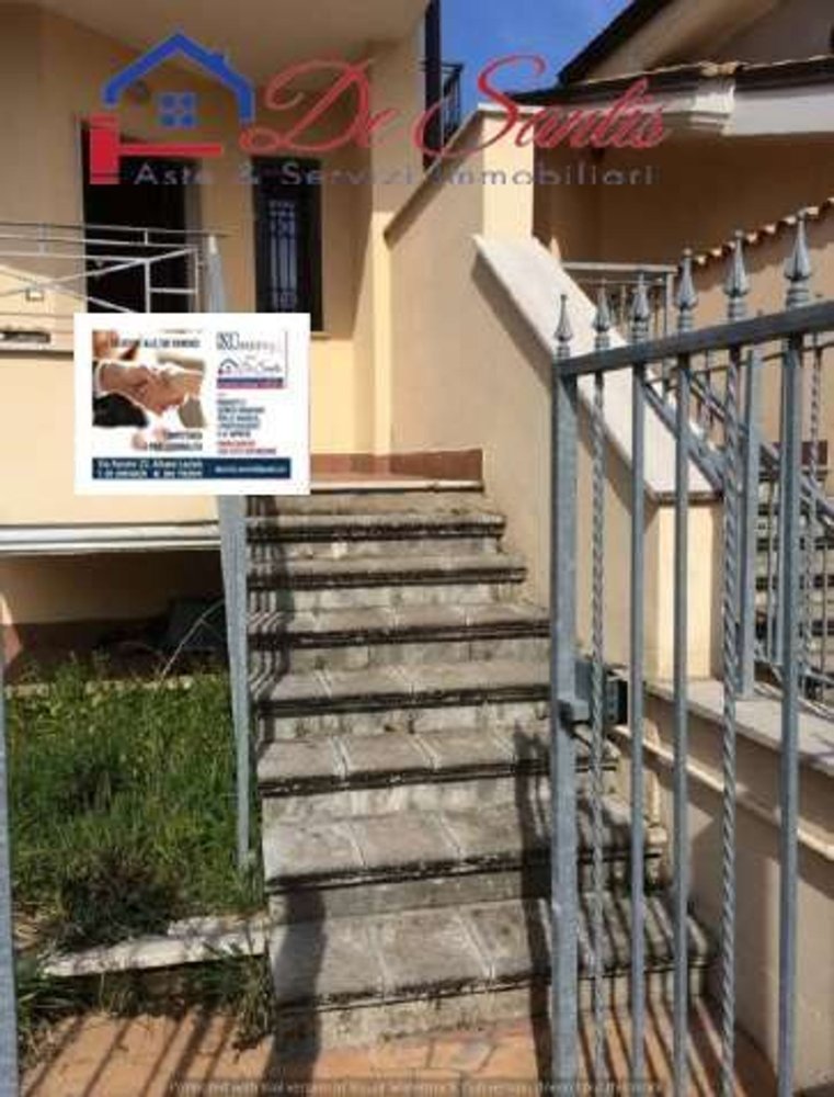 3-salle Appartement à Lariano, Italy No. 297125