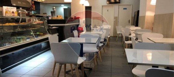 273m² Building in Porto, Portugal No. 34859 11