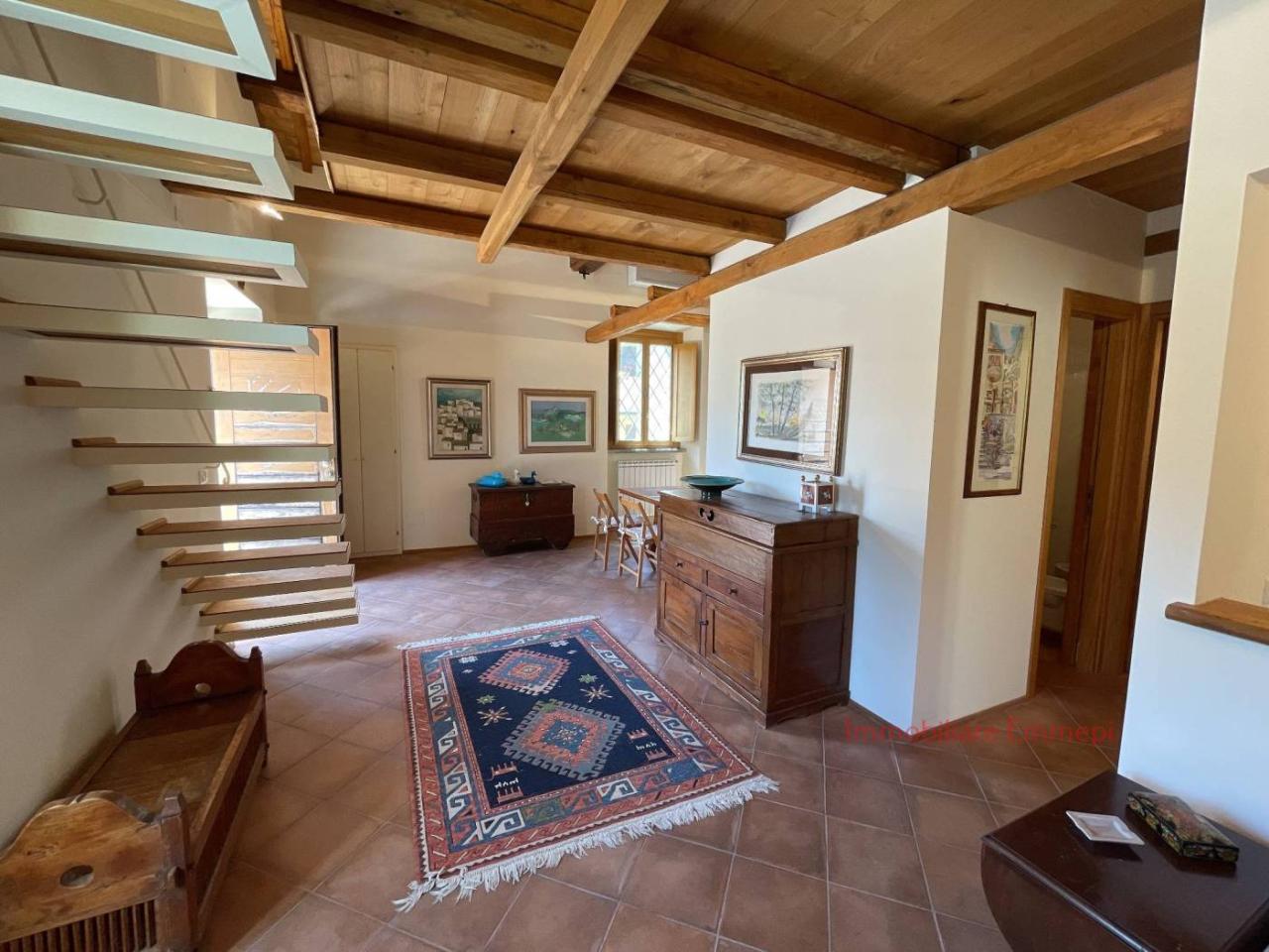 Apartamento de 3 divisões em Tolfa, Italy N.º 80733