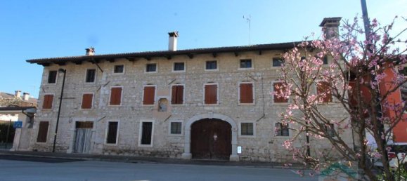 4 rooms Apartment in Udine, Italy No. 64029 6