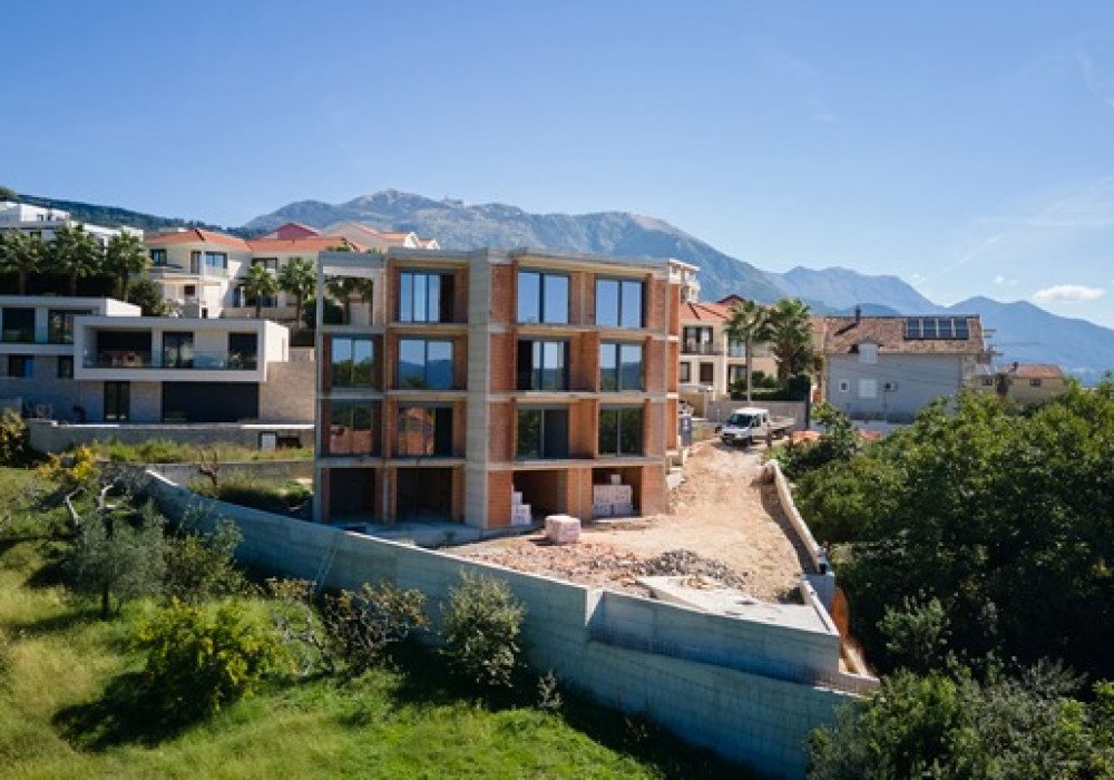 62m² Apartment in Tivat, Montenegro No. 1717